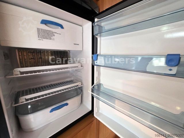 Semi-integrated camper DETHLEFFS Globe 4 - Hubbett - Stockbetten  - Klima