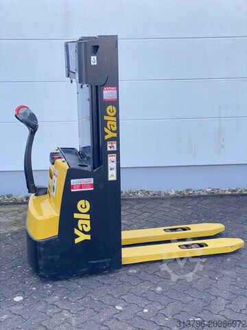 Manual stacker Yale MS10