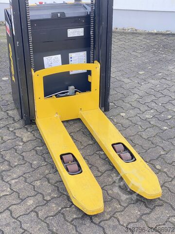 Manual stacker Yale MS10