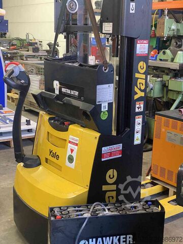 Manual stacker Yale MS10