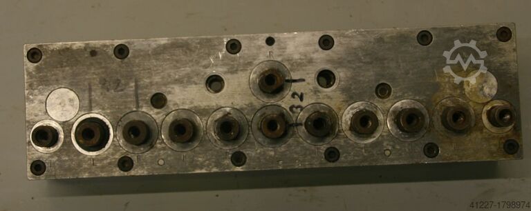 Multi-spindle head with 12 drill bits Nottmeyer 32 Lochabstand