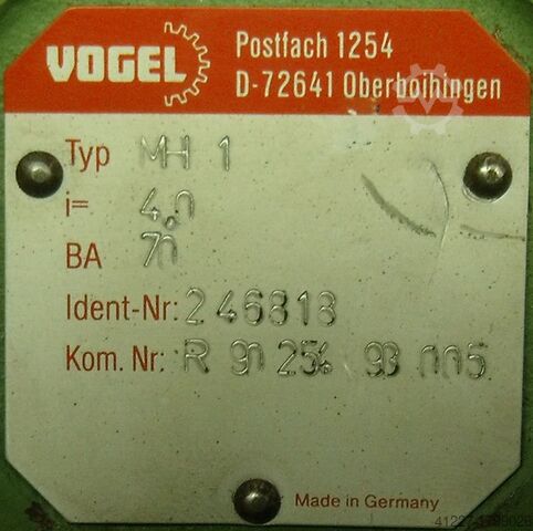 Geared motor 0.37 kW 56 rpm Lenze B7C4-058H