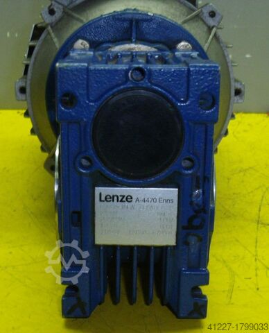 Geared motor 0.75 kW 284 rpm Lenze MDERA080-32