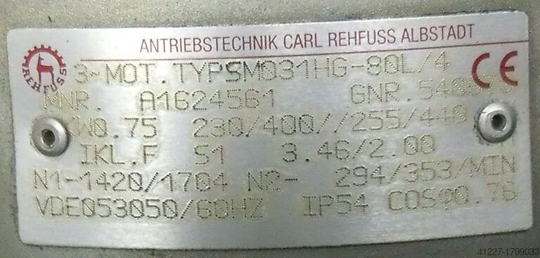 Geared motor 0.75 kW 284 rpm Lenze MDERA080-32