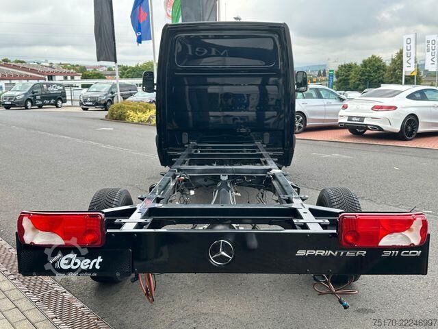Fahrgestell mit Fahrerhaus Mercedes-Benz Sprinter 311 CDI 4325 Fahrgestell