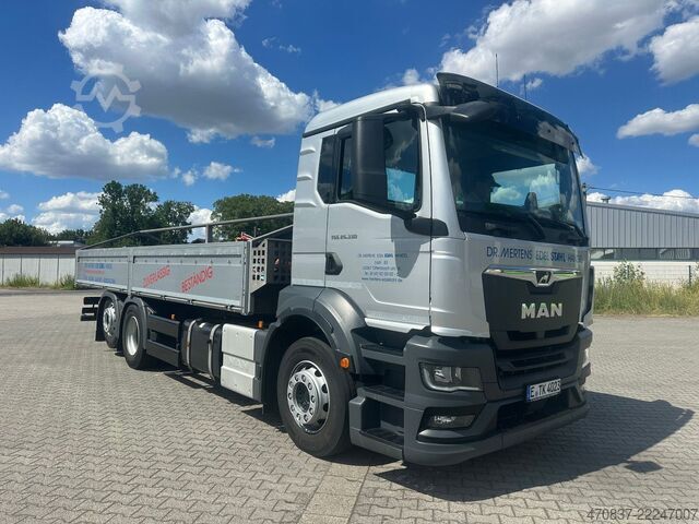 LKW mit Pritsche (offen) MAN TGS 26.330 / 6x2-4 / Stahltransporte / Lift Lenk