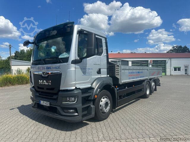 LKW mit Pritsche (offen) MAN TGS 26.330 / 6x2-4 / Stahltransporte / Lift Lenk