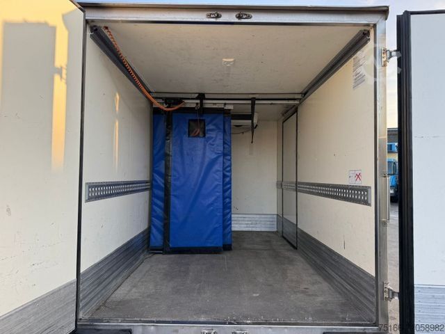 Refrigerator body van RENAULT Master 2,3dCi Kühlkoffer 3,40 m Thermoking V 300