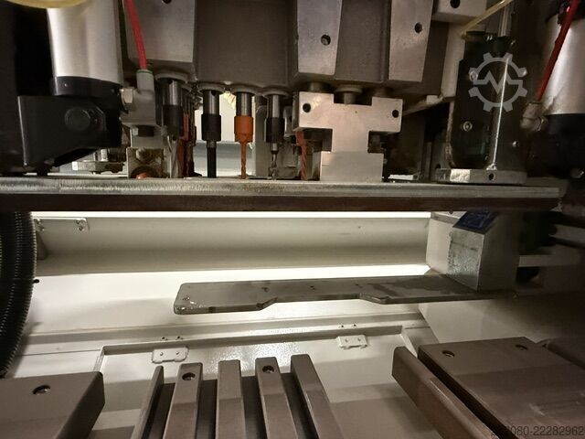 Bearbeitungszentrum mit Durchlauf SCM Cyflex 900