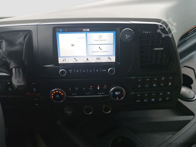 Standard tractor unit FORD F MAX 500