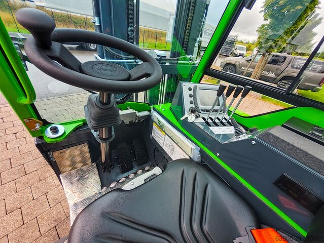 4-Wege Stapler Combilift CBE 3000