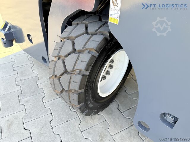 Four-way forklift Combilift C3000 GAS TRIPLEX 7600MM FREE-LIFT