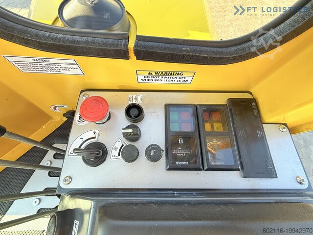 Four-way forklift Combilift C3000 GAS TRIPLEX 7600MM FREE-LIFT