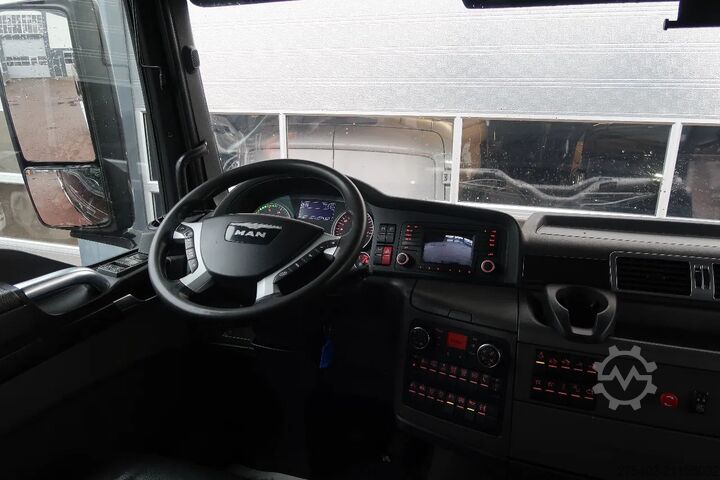 Koffer MAN TGX 26.560 6X4/ KIPPER/ RETARDER/ ETC...