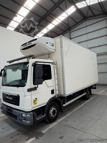 Refrigerated/frozen transport MAN TGL 10.180 Hangend Vlees / Railles de Viande / ...