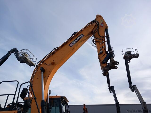 Wheel excavator Hyundai HW180