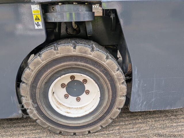 4-way forklift Combilift C6000