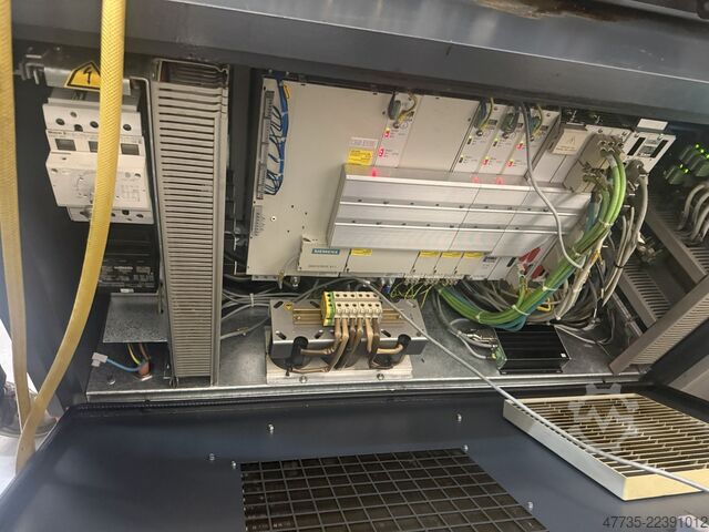 5-Achs-Universal-Bearbeitungszentrum MIKRON UCP 600