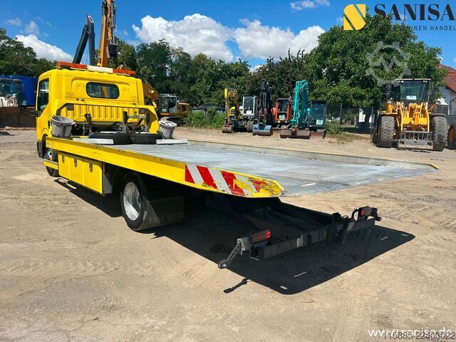 Tow truck Nissan Cabstar 40.145/Seilwinde/Schiebplateau
