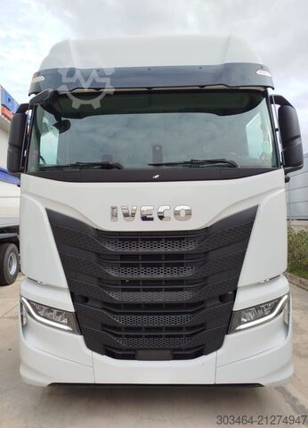 Standard tractor unit Iveco S-WAY 570 euro 6-E  ufficiale Italia