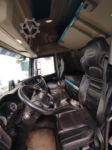 Standard tractor unit Iveco S-WAY 570 euro 6-E  ufficiale Italia