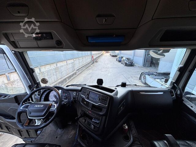 Standard tractor unit Iveco S-WAY 570 euro 6-E uff. ITALIA Full pn.