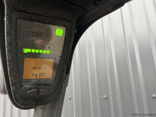 Electric 3-wheel forklift Linde E16-02