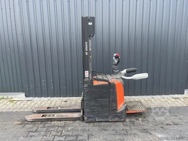 Stand-on stacker BT SPE120