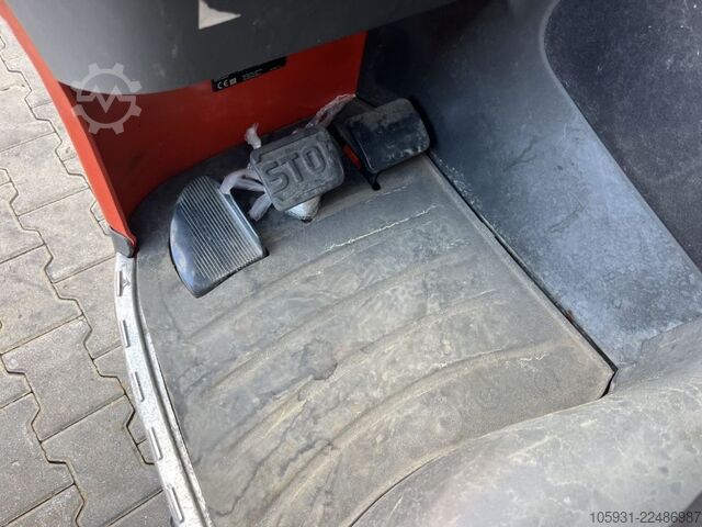 Reach Truck Linde R12B-01