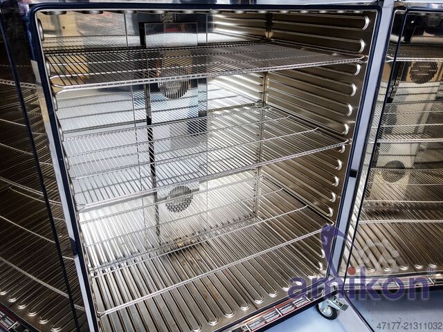 10°C to +250°C / 749 liters Memmert Universal - Wärmeschrank UFP 800