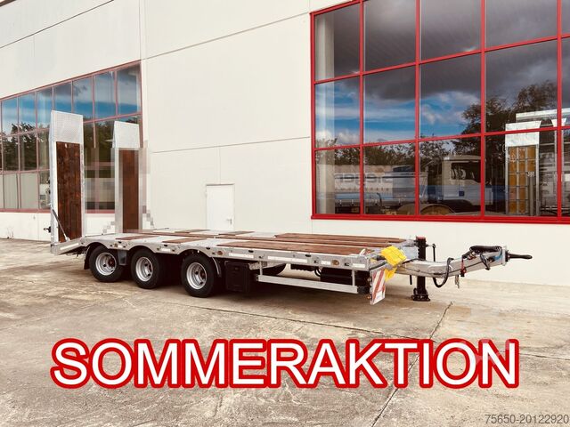 Low loader trailer Möslein TT 31  31 t GG Tridem- Tieflader 3 Achs, gelenktNeufahrzeug