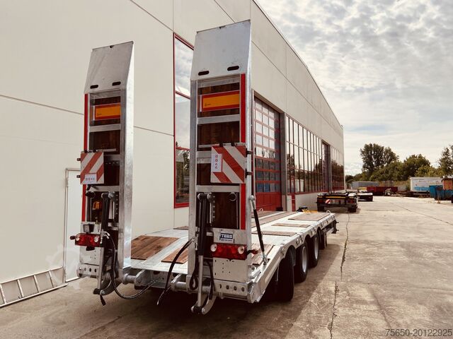 Low loader trailer Möslein TT 34 Zugrohr Gerade  34 t GG Tridem- Tieflader 3 Achs, gelenktNeufahrzeug