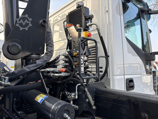 Kipper LKW Iveco Eurocargo 180E32