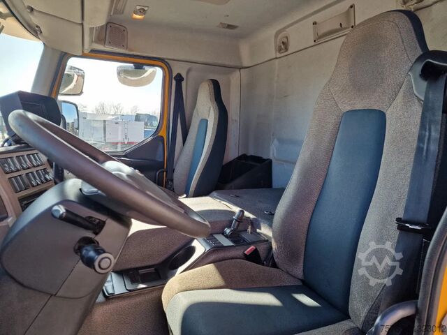 Tipper Volvo FE 320 6x2*4 - Tipper Hardox - Full air - Steer...