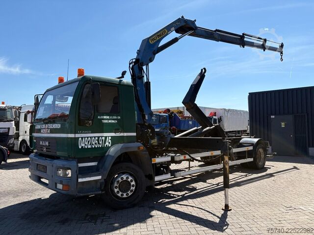 Kranwagen MAN LE 220 B + PALFINGER PK 14080 - 3X EXT + HAAKAR...