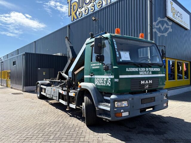 Kranwagen MAN LE 220 B + PALFINGER PK 14080 - 3X EXT + HAAKAR...