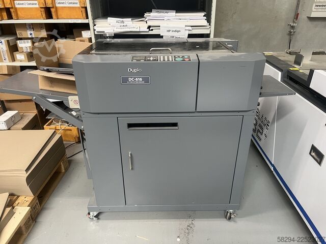 Nut- und Perforiermaschine Duplo DC 616