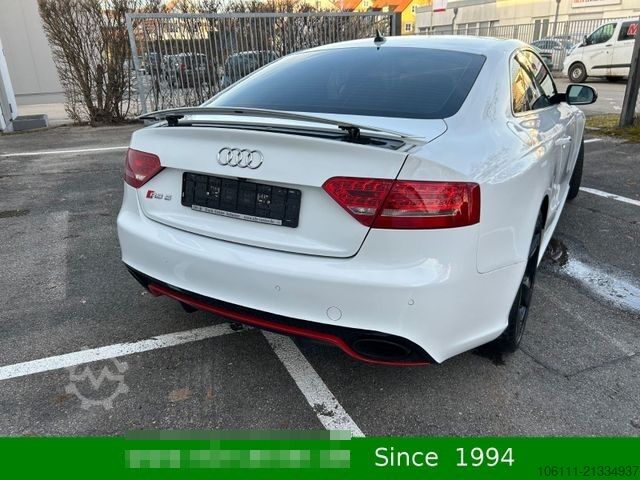 Van AUDI RS5 Coupe 4.2 FSI quattro