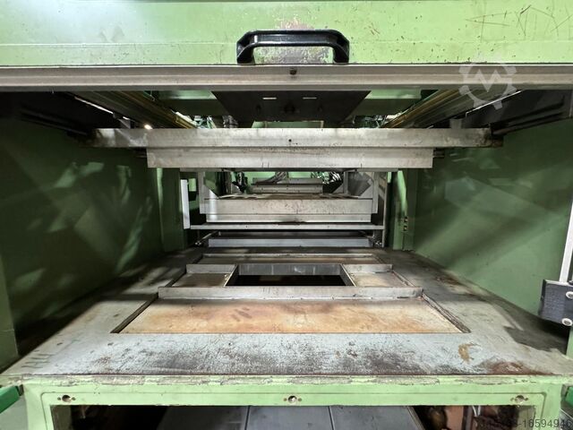 Thermoformmaschine ILLIG UA 100 1g