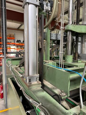 Thermoformmaschine ILLIG UA 100 1g