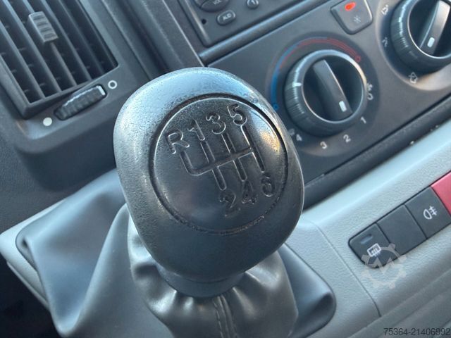 Minibus PEUGEOT Boxer 3.0 HDiF Maxi Klima Ahk Motor in Notlauf