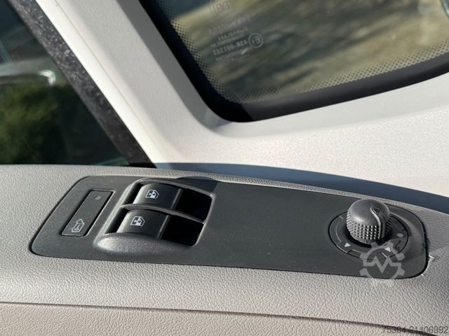 Minibus PEUGEOT Boxer 3.0 HDiF Maxi Klima Ahk Motor in Notlauf