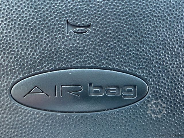 Minibus PEUGEOT Boxer 3.0 HDiF Maxi Klima Ahk Motor in Notlauf