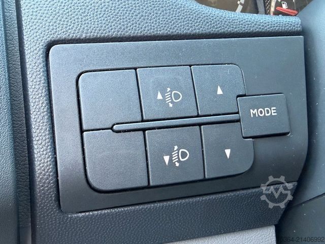 Minibus PEUGEOT Boxer 3.0 HDiF Maxi Klima Ahk Motor in Notlauf