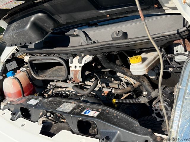 Minibus PEUGEOT Boxer 3.0 HDiF Maxi Klima Ahk Motor in Notlauf