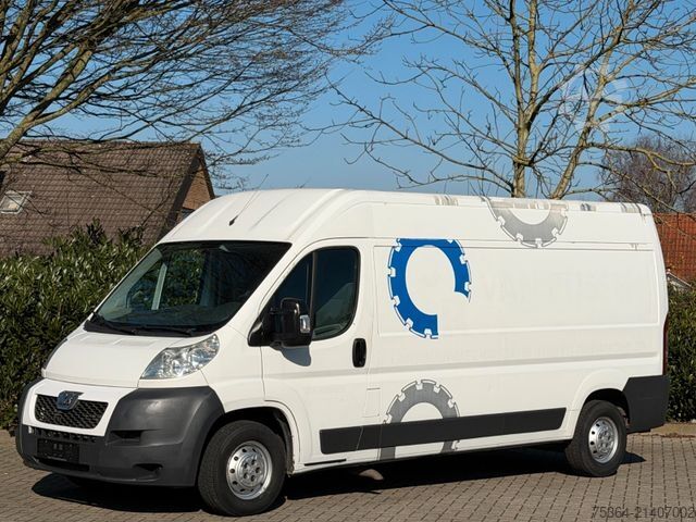 High top van PEUGEOT Boxer 3.0 HDiF Maxi Klima Ahk Motor in Notlauf
