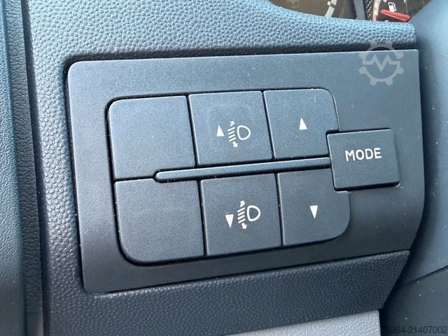 High top van PEUGEOT Boxer 3.0 HDiF Maxi Klima Ahk Motor in Notlauf