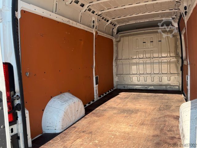 High top van PEUGEOT Boxer 3.0 HDiF Maxi Klima Ahk Motor in Notlauf