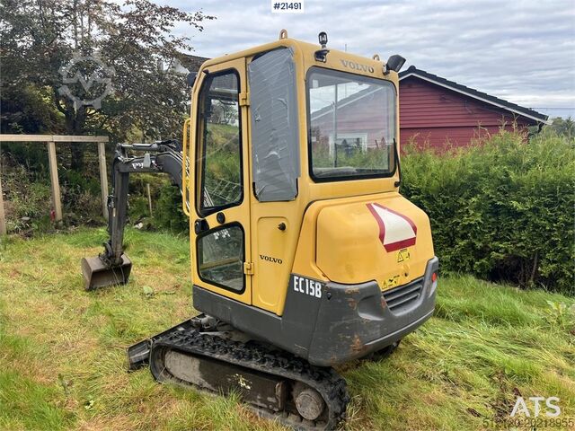 Mini excavator Volvo EC15B xtv excavator w/ trench bucket and hydraulic