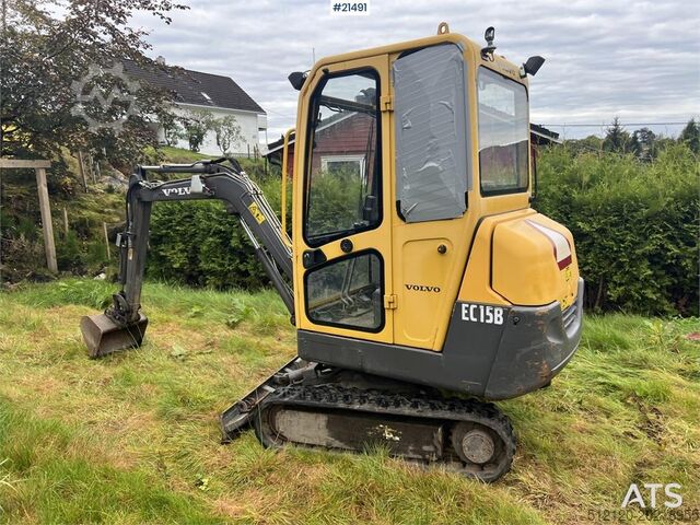 Mini excavator Volvo EC15B xtv excavator w/ trench bucket and hydraulic